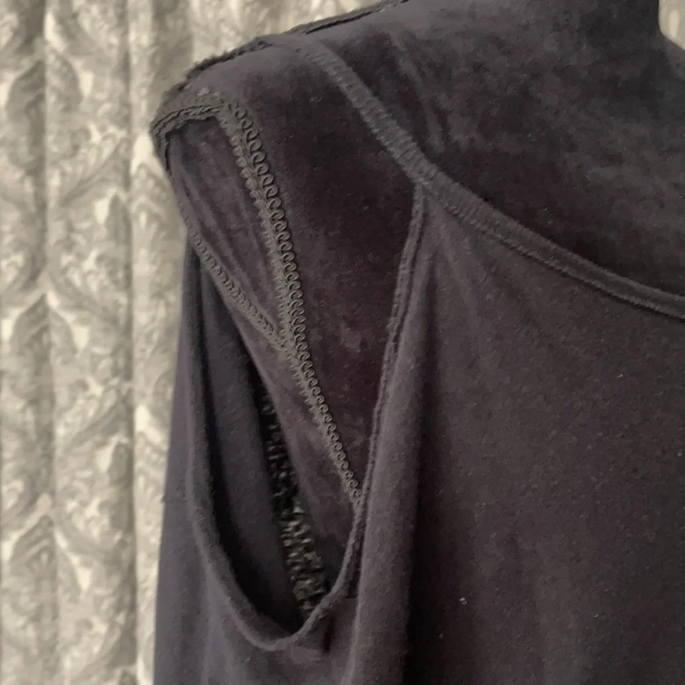 One shoulder cut out loose t shirt top